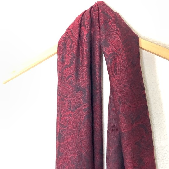Like new pashmina blend fringe burgundy scarf wrap - Picture 5 of 6